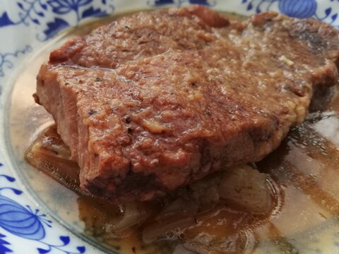 牛肉とたまねぎのバルサミコ酢煮込み